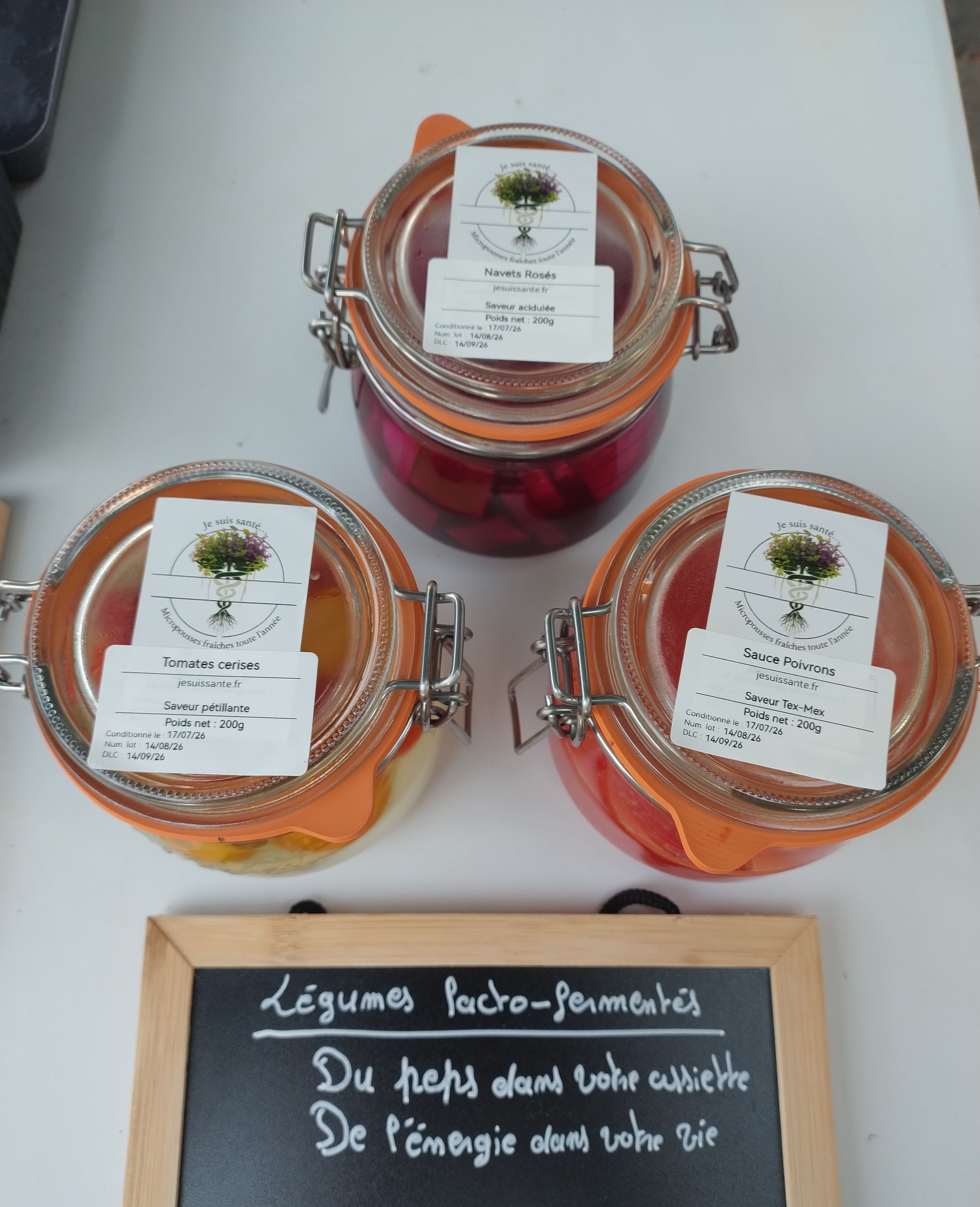 Bocaux de légumes lacto-fermentés